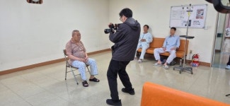 근로복지공단 동해병원, 진폐환자 장수 기원 촬영 행사 마무리