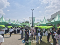 [가보고서] K뷰티 보물찾기에 구름 인파…2025 올영 페스타 개막