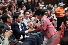 마포구, 제53회 어버이날 맞아 ‘행복하세효(孝)’ 콘서트 성황리 개최