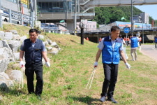 용인도시공사-노동조합, 금학천 환경정화 봉사활동 실시