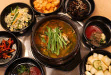 흑염소, 여름철 보양식 시장 ‘블루칩’…창업 전 유의사항은?