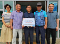 한국항공우주산업, 이반성면 경로당에 상품권 기탁