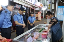 동해해경, 추석 앞두고 전통시장 장보기 행사 펼쳐