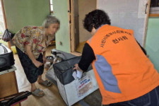 사천시 종합·서부사회복지관, ‘추석맞이 선물꾸러미’ 전달