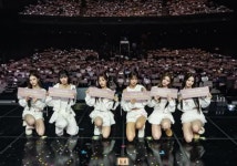 이즈나, 팬 콘서트 현장 공개… 팬들과 함께한 특별한 순간