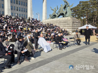 [포토] 김진태, 강원특별법 3차 개정안 입법 촉구 삭발
