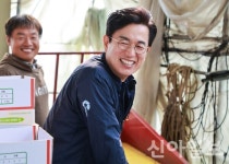 허태정 대전시장 후보, 토마토 농장 찾아 현장 행보…도시농업 강조