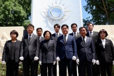 민주당 안성지역위, 당선자들과 3·1운동기념관 참배