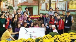 송박사의 꽃담 회원들 수원 서호초에 기부정원 조성