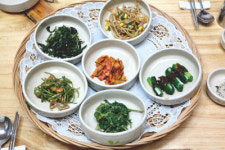 공작산 정기 받은 산야초 한정식