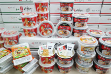 콩나물·김치 건더기 씹히는 우리쌀 국수