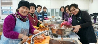 홍천 홍천읍생활개선회, 만두빚기 봉사활동
