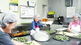 송편 빚으며 일하는 기쁨 나눠요