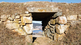 돌성 사이 꽃피운 안흥성 마을