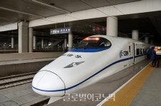 중국 고속철도, 시속·연장·수송량 등 세계 1위 기록