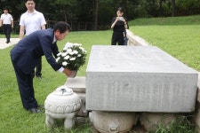 [동정] 김병원 농협 회장, 백범 김구 선생 묘역 참배