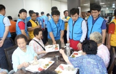 완산청년회 봉사단 사랑의 점심나누기 봉사활동