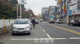 가슴 철렁한 아슬아슬 곡예보행