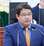 김제시의회 제207회 임시회 시정질의 나서