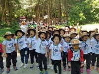 숲유치원 유아들의 마라톤대회와 산불조심캠페인