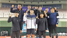 전북도청 레슬링 A+...맏형 역할 톡톡
