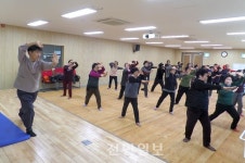 기공체조로 겨울내 움츠린 몸 활짝 펴요