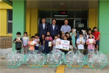 도공 전북본부, 어린이 교통안전 위한 안전물품 전달