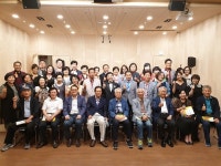 시를 작곡해 노래로 불렀습니다