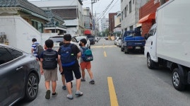 차도로 아슬아슬 익산 신동초등학교 학생들 위험천만 등교