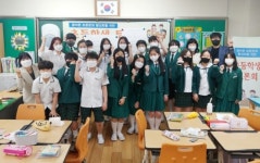 군산시선관委, 초등생 대상 토론회·투표체험 실시