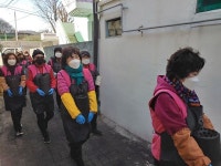 전주시여성자원활동센터, 동서학동 에너지취약계층에 연탄 전달
