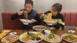 보배반점-유튜버 만리, 먹방 콜라보 진행