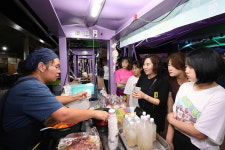 무주반딧불시장에서 야시장 운영