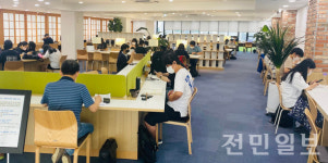 개방형 창의도서관 열람실 없애 불편
