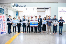 전북은행지역사랑봉사단, 군산장애인종합복지관에 지역사랑성금 500만원 전달