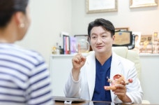 [칼럼] 여성에게 불편함 끼치는 갱년기 질건조증, 해결방법은?