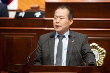 김영일 군산시의원 도지사는 군산 새만금신항을 김제에 넘겨주려는 것인가?