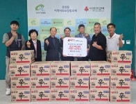 군산 엔마트, 경암동에 이웃 사랑 성금·품 전달 귀감