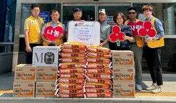 군산 서해라이온스클럽, 해신동 경로당에 성품 기탁