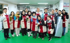 군산검찰·범방 군산지구, 경로식당 무료급식 봉사 구슬땀