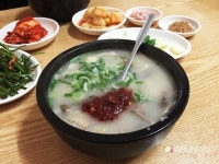 [SN포토] 몸에도 좋고 맛도 좋은 부산의 대표 먹을거리 돼지국밥 [부산 남포동]