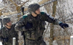 전역 눈앞에 둔 육군 원사, 설 명절 맞아 아들과 GOP 소초에서 동반 근무