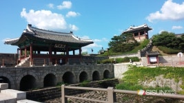 [SN여행] 수원 화성 북문 장안문의 성곽 길을 품은 장안 공원