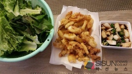 [SN포토] 상추를 튀겨먹는다? 광주에서 시작된 상추 튀김의 진실