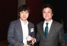 경기도 부천시 김만수 시장, 중원주식회사 김성훈 대표에게 감사패 전달