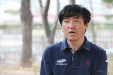 [인터뷰360] 시각장애인들의 빛이 되어주는 안내견, 그들 뒤에있는 훈련사들