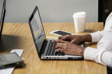 한경연, 근로시간 단축, 2020년까지 최대 33만 6천명 고용감소