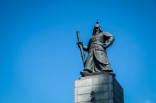 [10년 전 오늘] 충무공 이순신 장군 동상, 보수 마치고 원래 있던 서울 광화문광장으로