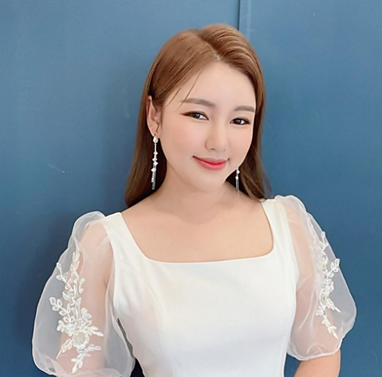 가수 송가인, 사기 피해 소식에도 힘찬 활약 중! - 주류 주문 후 사라지는 사기범죄 주의요망