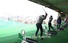 [포토오늘] 장한평 골프클럽, XGOLF 골프연습장 2호점 재개장